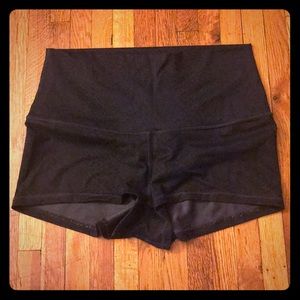Lululemon wunder under short
